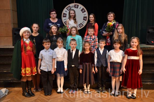 Gulbenes Mūzikas skolas Lizuma filiāles audzēkņi un pedagogi